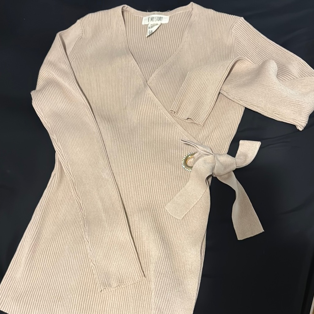 My Story Cream V-Neck Sweater